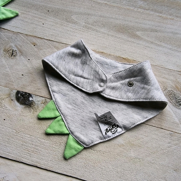 NWT Jurassic World Universal Baby 3pc Set Pants Shirt Bib Size 0-3 Months - Picture 5 of 6